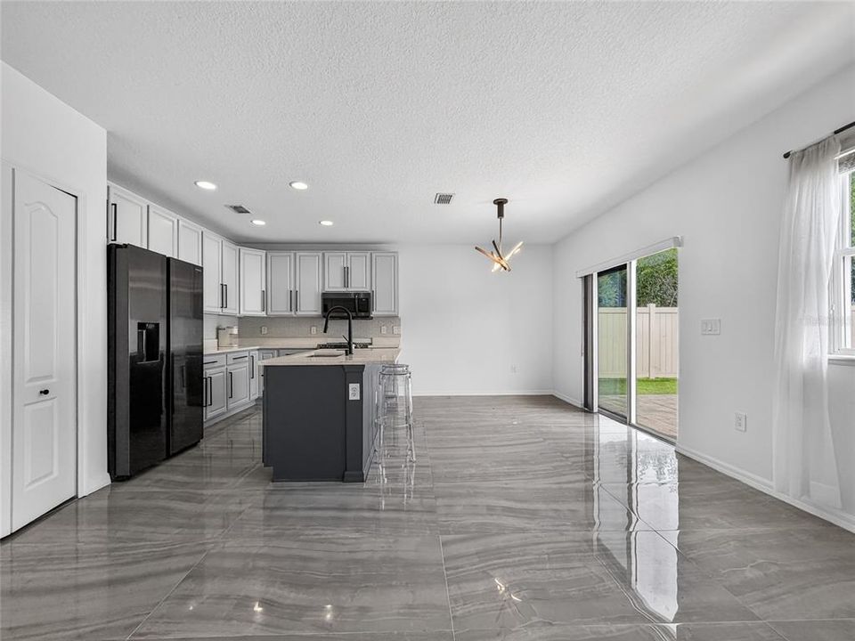 En Venta: $294,999 (3 camas, 2 baños, 1445 Pies cuadrados)