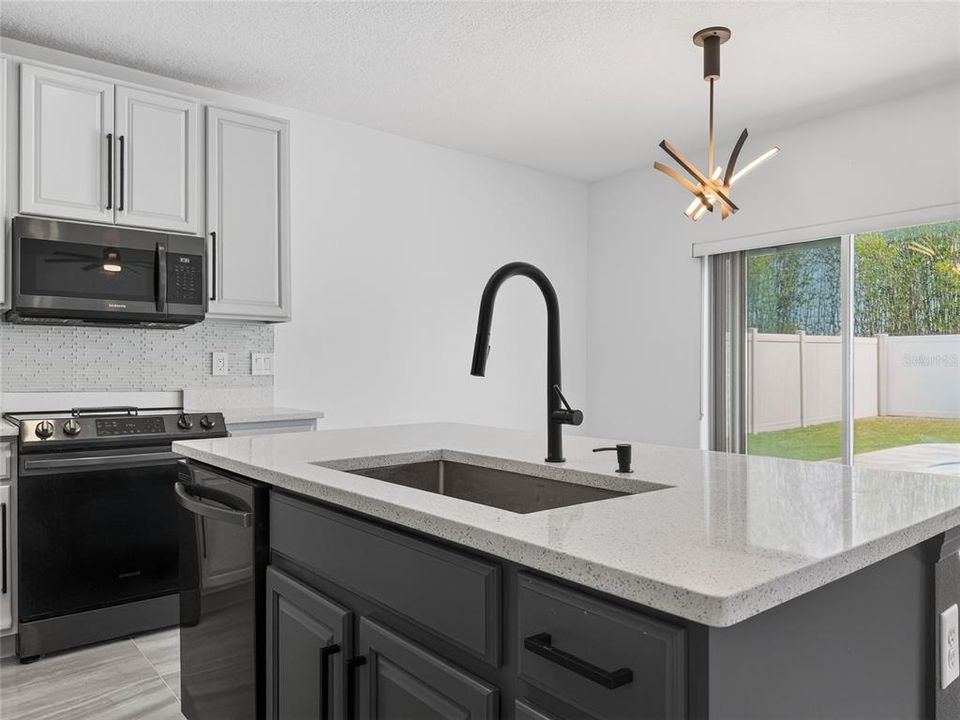 En Venta: $294,999 (3 camas, 2 baños, 1445 Pies cuadrados)