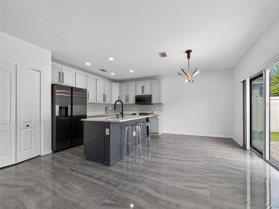 En Venta: $294,999 (3 camas, 2 baños, 1445 Pies cuadrados)
