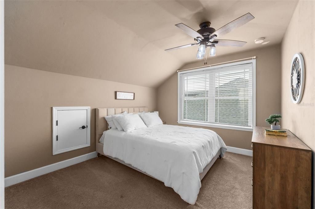 For Rent: $2,950 (4 beds, 2 baths, 2099 Square Feet)