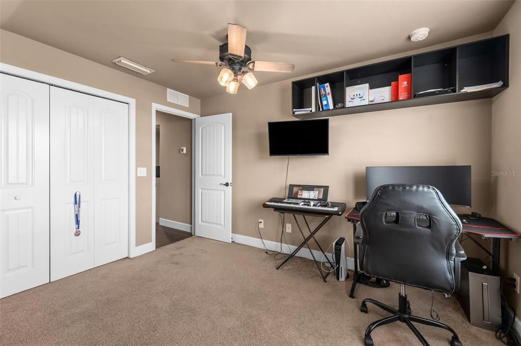 For Rent: $2,950 (4 beds, 2 baths, 2099 Square Feet)