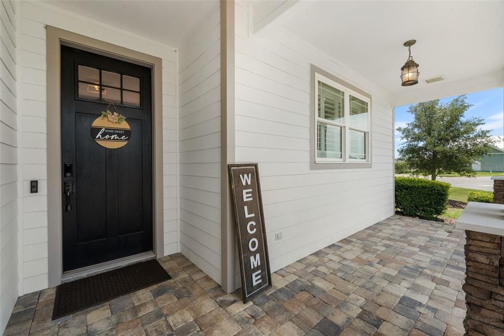 For Rent: $2,950 (4 beds, 2 baths, 2099 Square Feet)