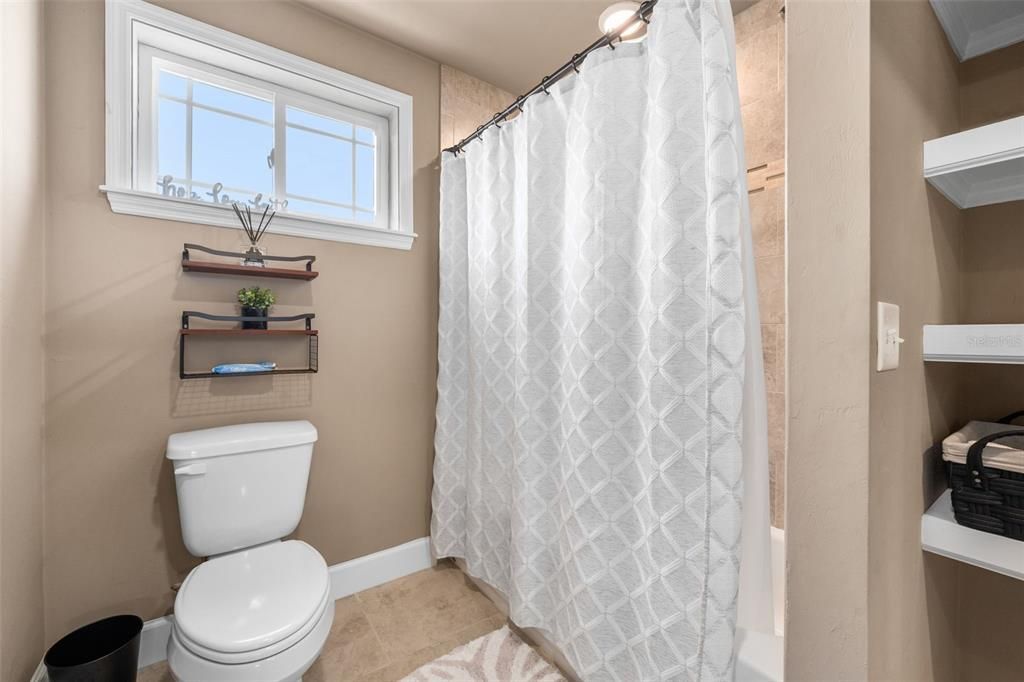 For Rent: $2,950 (4 beds, 2 baths, 2099 Square Feet)