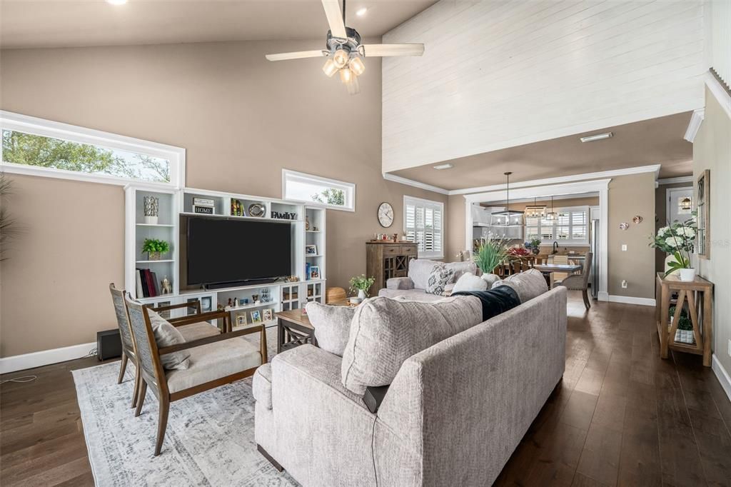 For Rent: $2,950 (4 beds, 2 baths, 2099 Square Feet)