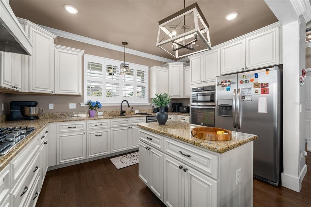 For Rent: $2,950 (4 beds, 2 baths, 2099 Square Feet)