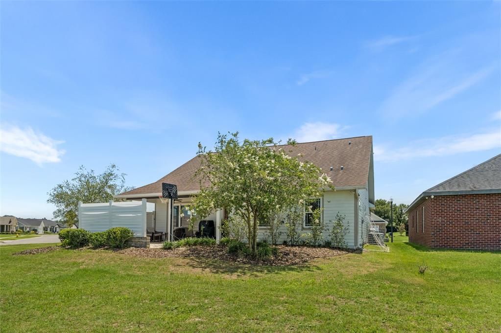 For Rent: $2,950 (4 beds, 2 baths, 2099 Square Feet)
