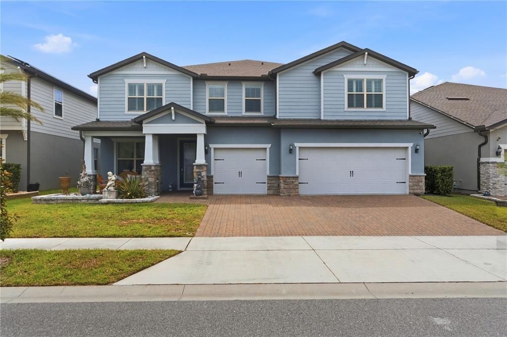 For Sale: $925,000 (7 beds, 5 baths, 5300 Square Feet)