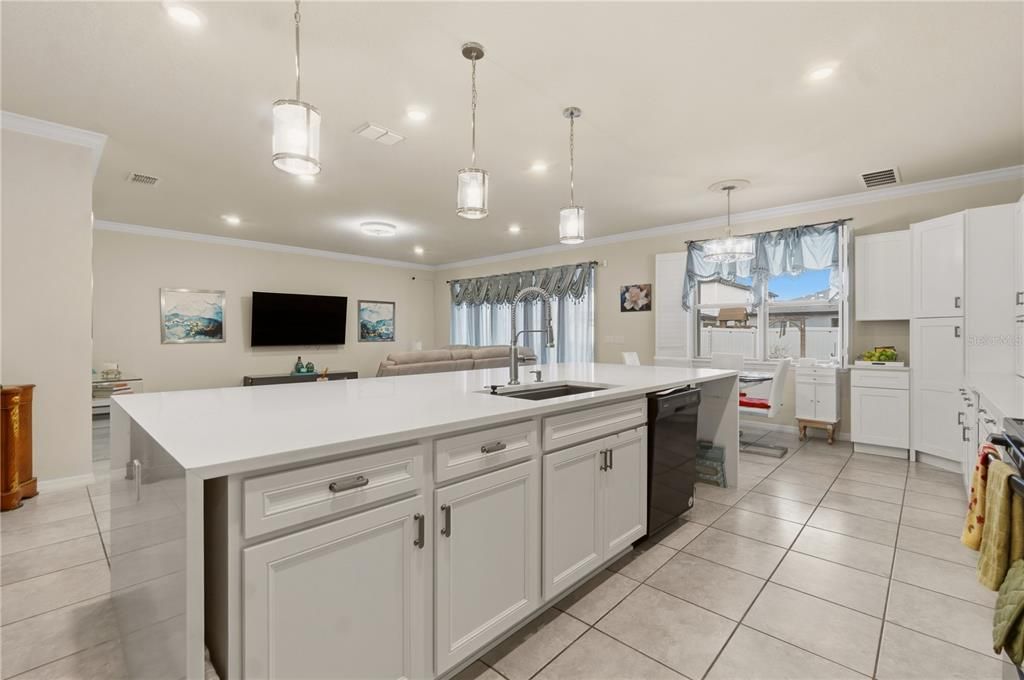 For Sale: $925,000 (7 beds, 5 baths, 5300 Square Feet)