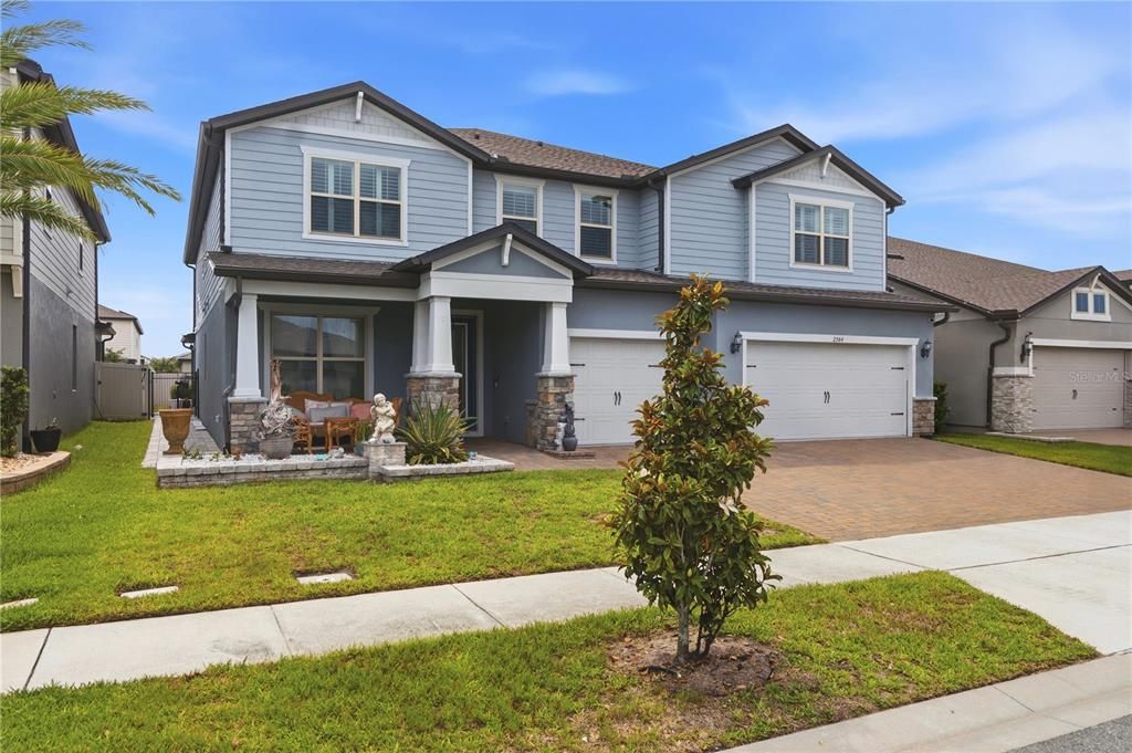 For Sale: $925,000 (7 beds, 5 baths, 5300 Square Feet)