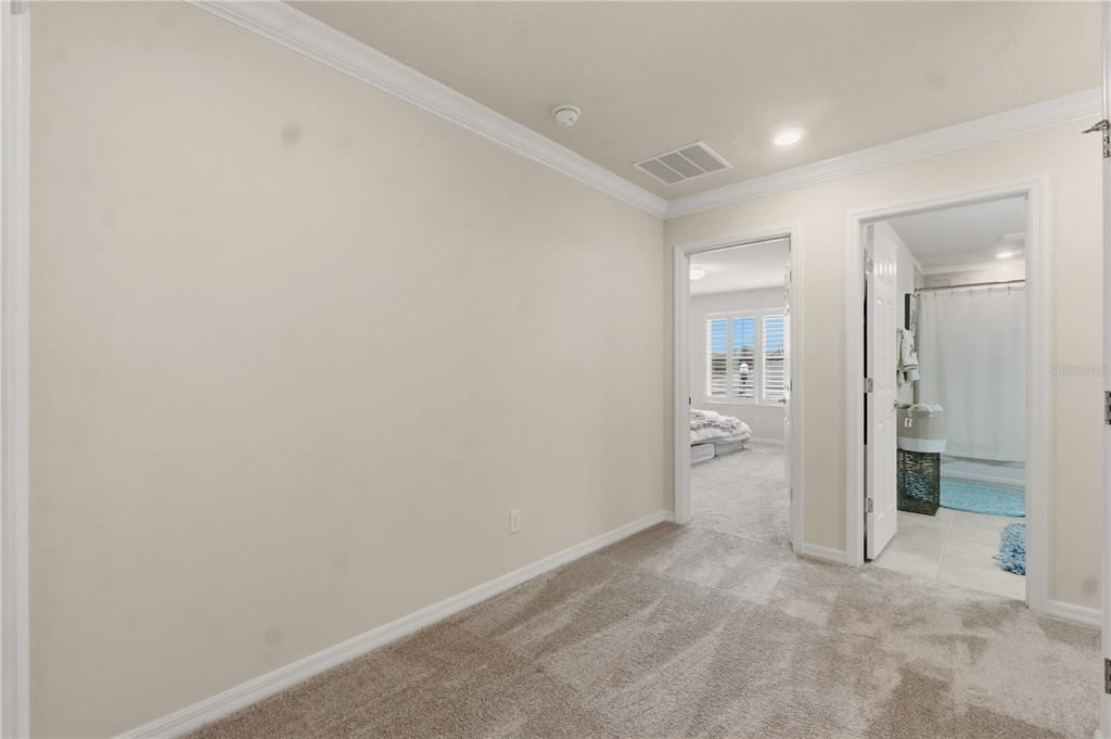 For Sale: $925,000 (7 beds, 5 baths, 5300 Square Feet)