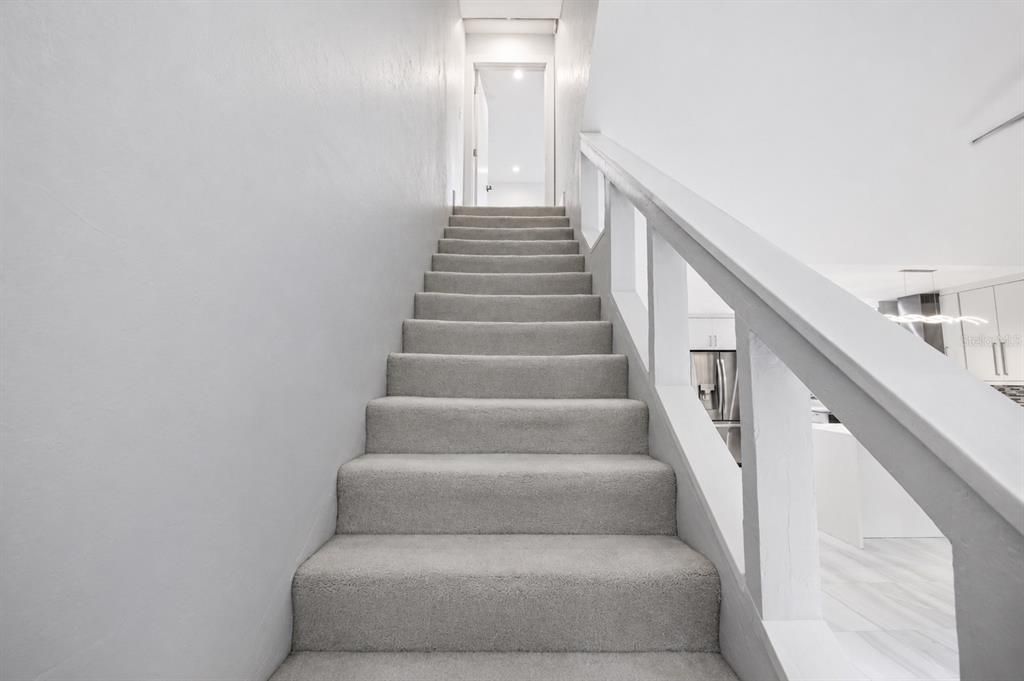 For Sale: $215,000 (2 beds, 2 baths, 1203 Square Feet)