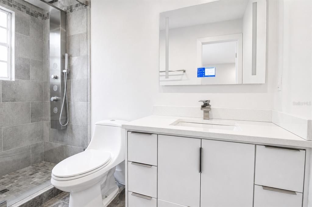 For Sale: $215,000 (2 beds, 2 baths, 1203 Square Feet)