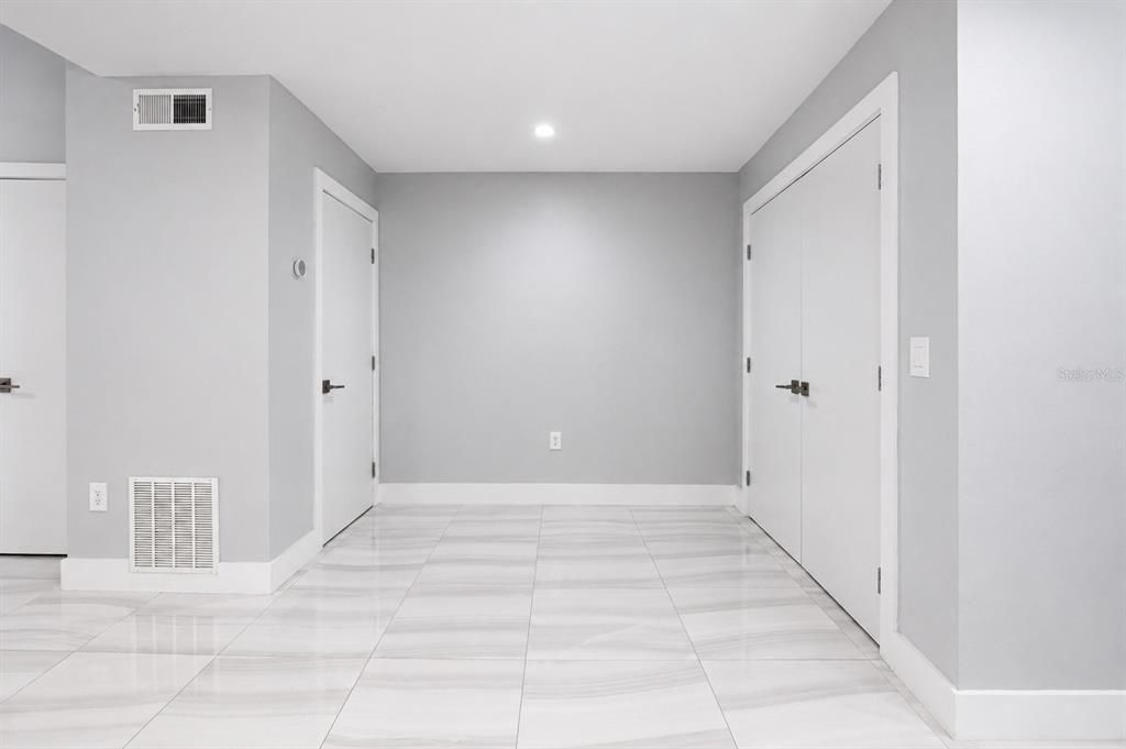 For Sale: $215,000 (2 beds, 2 baths, 1203 Square Feet)
