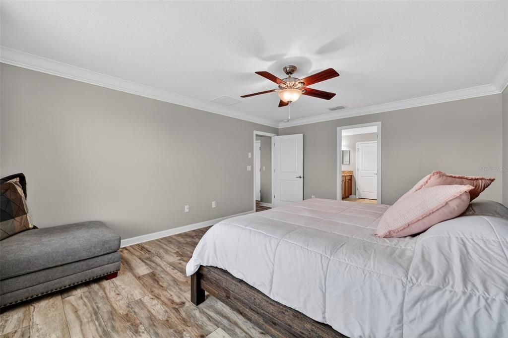 For Sale: $585,000 (4 beds, 2 baths, 3157 Square Feet)