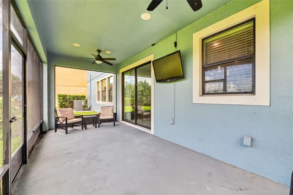 For Sale: $585,000 (4 beds, 2 baths, 3157 Square Feet)
