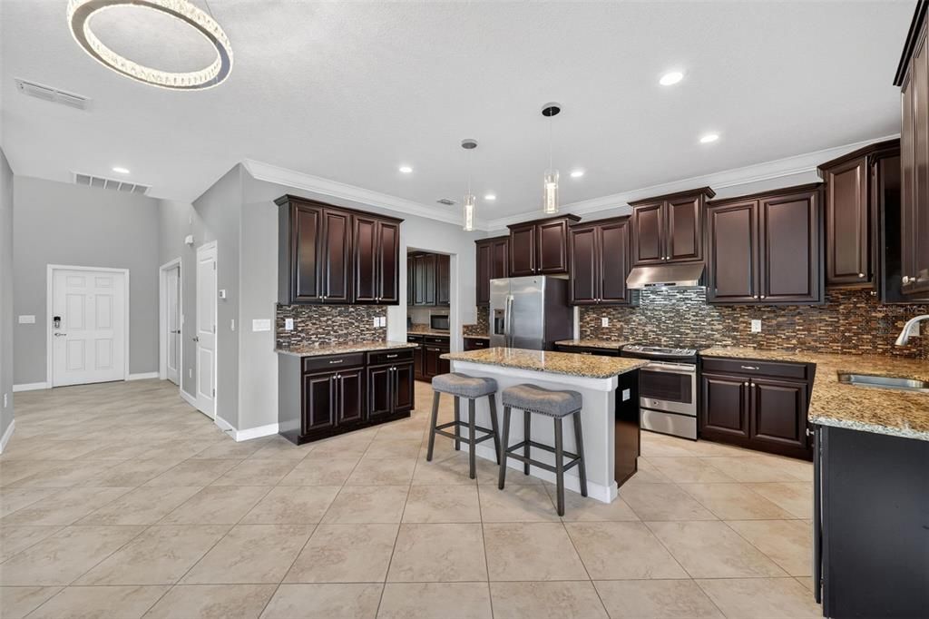 For Sale: $585,000 (4 beds, 2 baths, 3157 Square Feet)