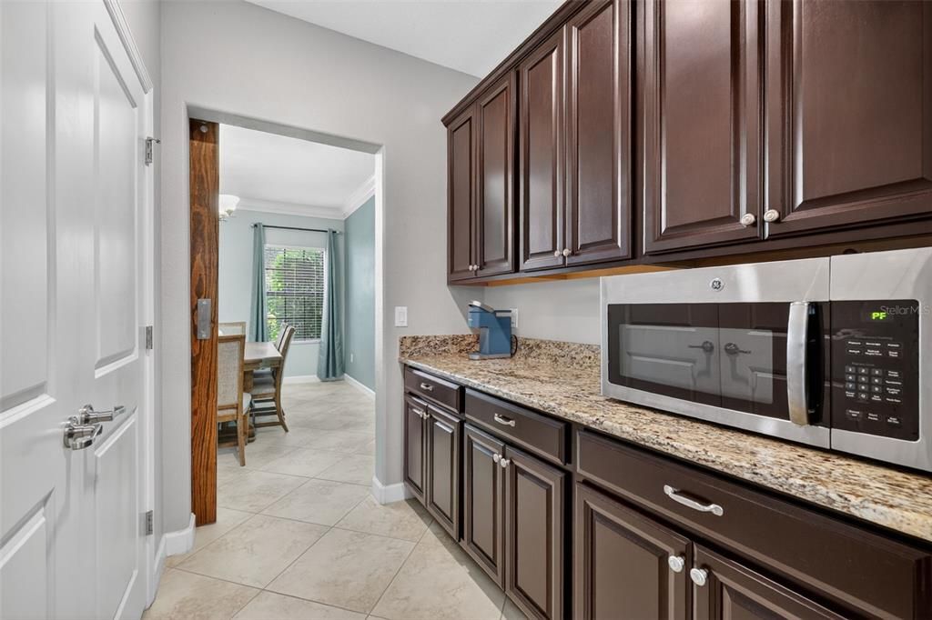 For Sale: $585,000 (4 beds, 2 baths, 3157 Square Feet)