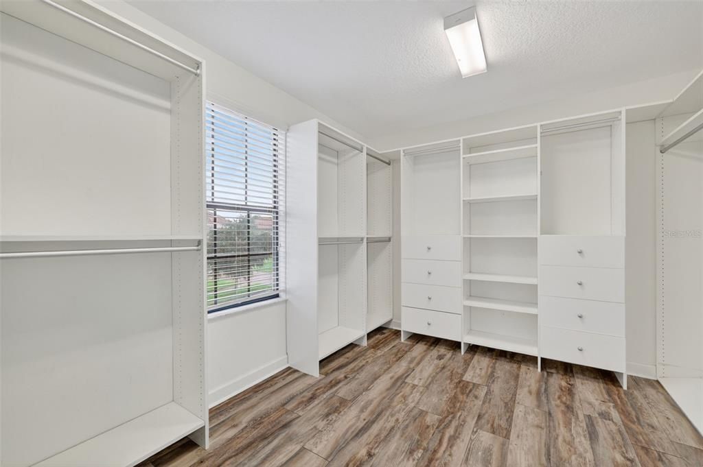 For Sale: $585,000 (4 beds, 2 baths, 3157 Square Feet)
