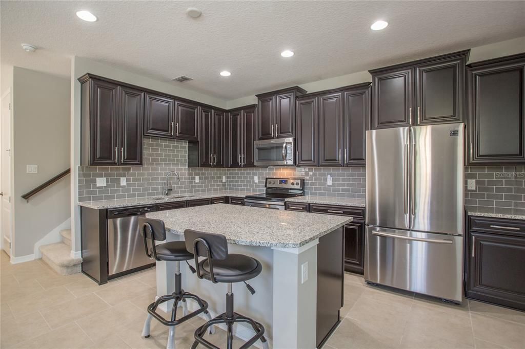 For Rent: $2,500 (2 beds, 2 baths, 1613 Square Feet)