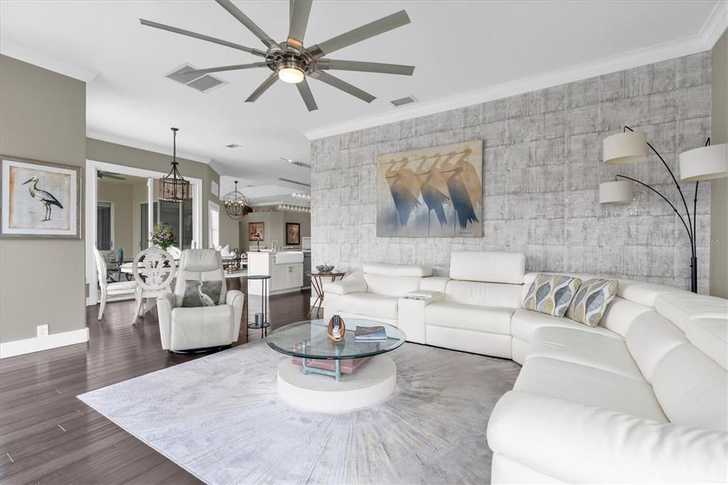 待售: $1,899,999 (4 贝兹, 2 浴室, 2500 平方英尺)