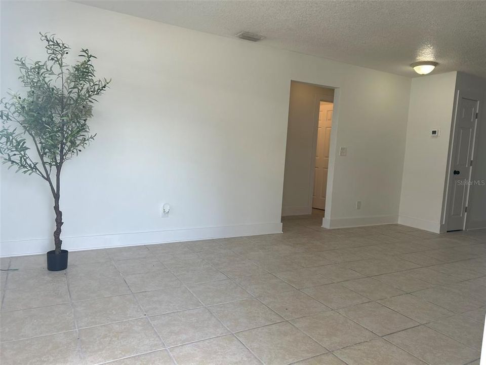 En Venta: $415,000 (4 camas, 0 baños, 1500 Pies cuadrados)