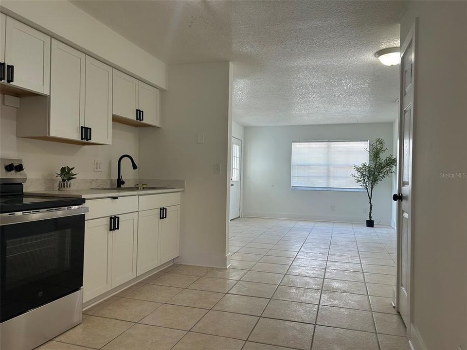 En Venta: $415,000 (4 camas, 0 baños, 1500 Pies cuadrados)