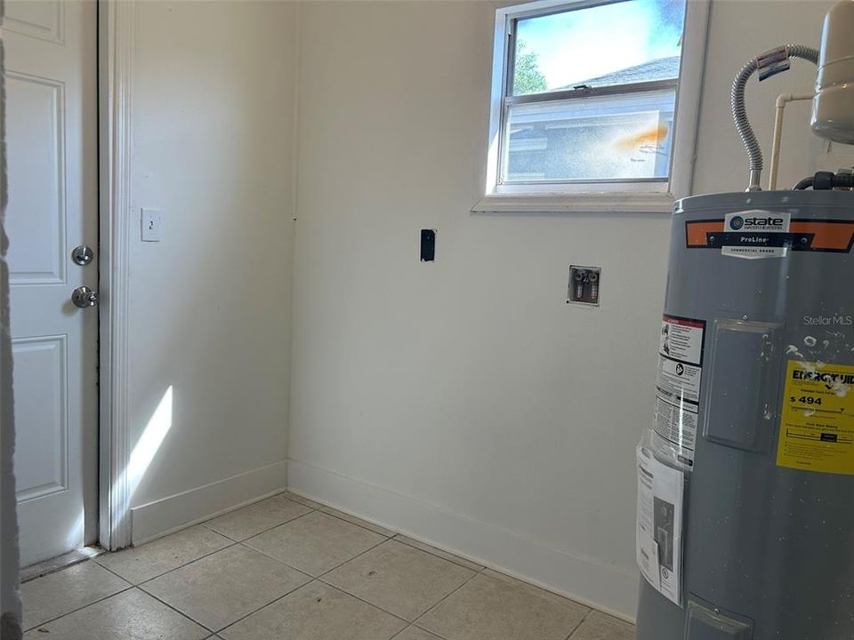 En Venta: $415,000 (4 camas, 0 baños, 1500 Pies cuadrados)