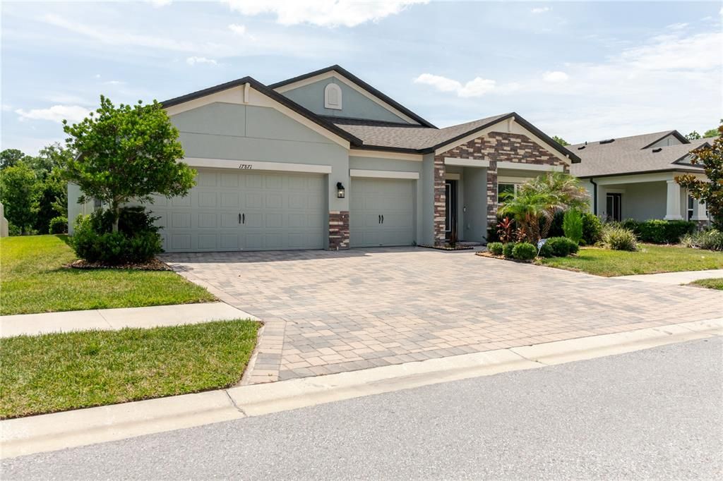 For Sale: $440,000 (4 beds, 3 baths, 2313 Square Feet)