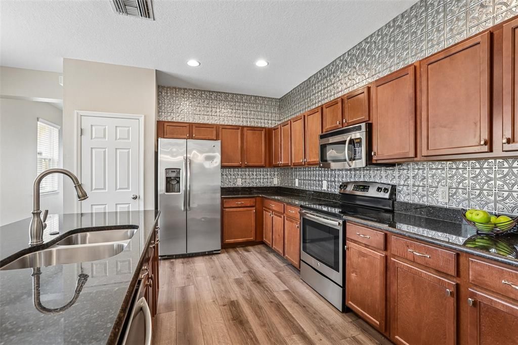 For Sale: $385,000 (4 beds, 3 baths, 2218 Square Feet)