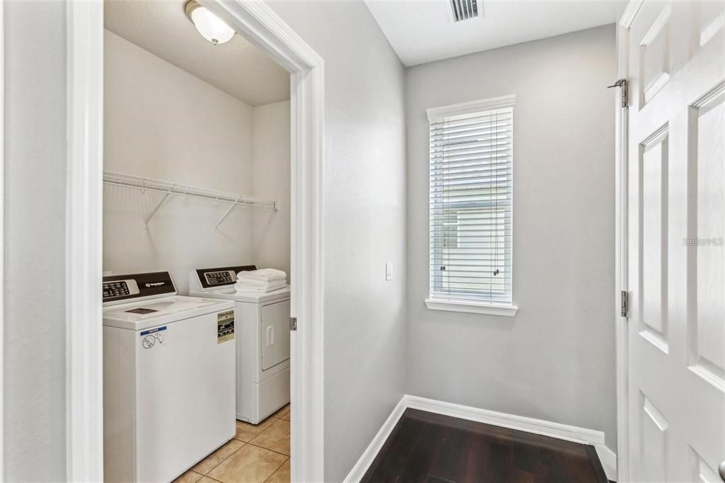 For Sale: $385,000 (4 beds, 3 baths, 2218 Square Feet)