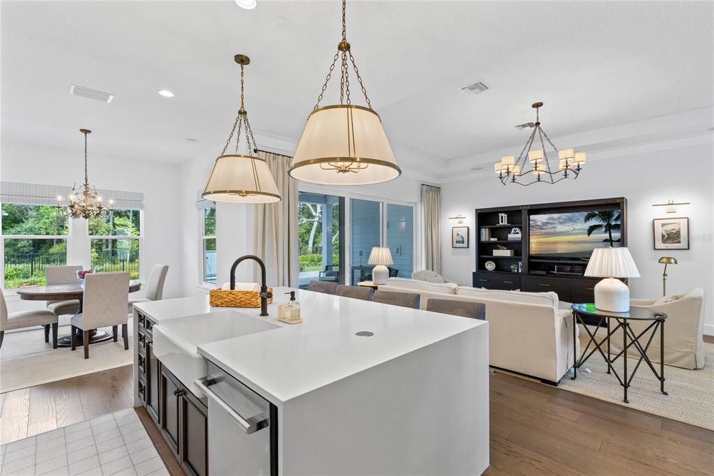 For Sale: $999,900 (5 beds, 4 baths, 3460 Square Feet)