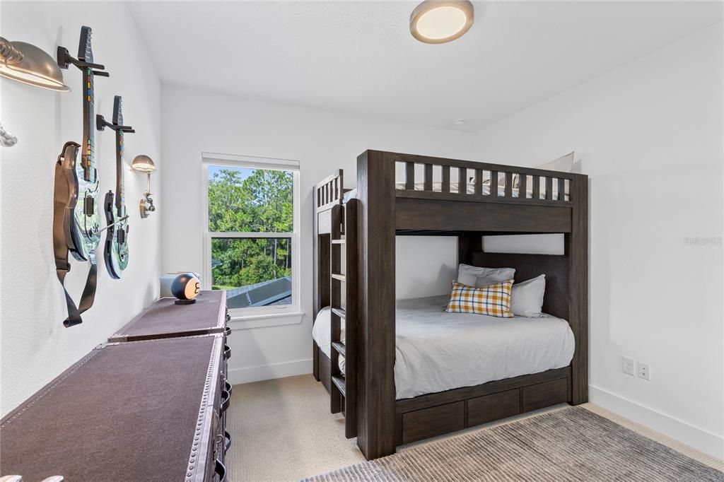 For Sale: $999,900 (5 beds, 4 baths, 3460 Square Feet)