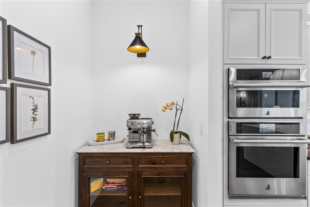For Sale: $999,900 (5 beds, 4 baths, 3460 Square Feet)