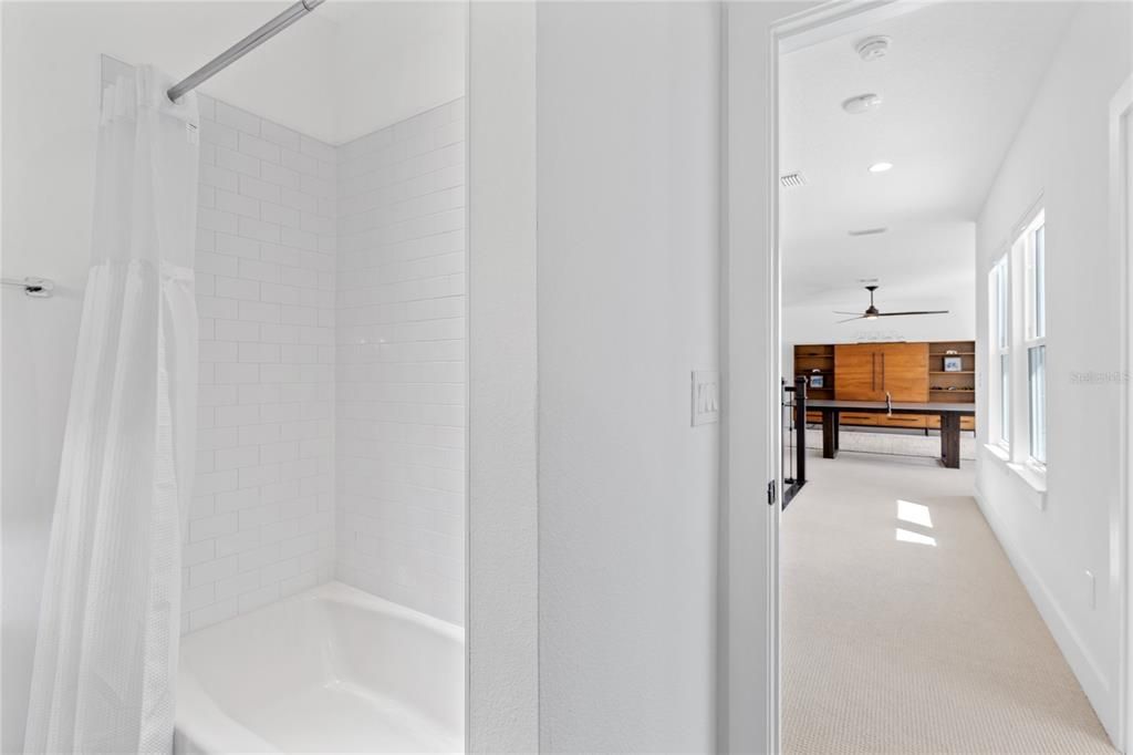 For Sale: $999,900 (5 beds, 4 baths, 3460 Square Feet)