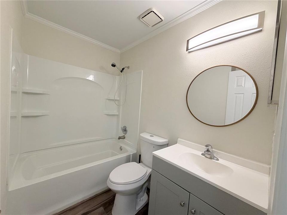 For Sale: $275,000 (2 beds, 2 baths, 995 Square Feet)