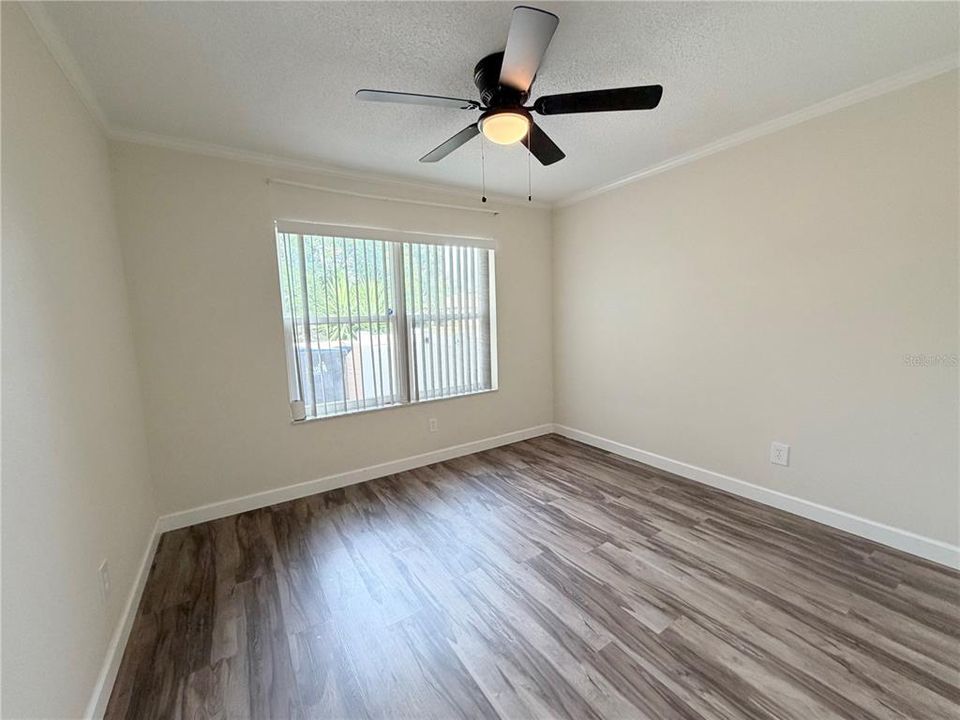 For Sale: $275,000 (2 beds, 2 baths, 995 Square Feet)