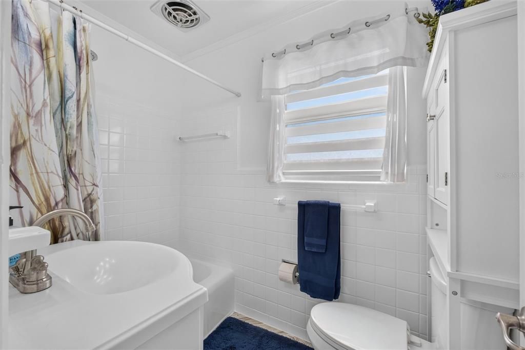 For Sale: $339,990 (3 beds, 1 baths, 968 Square Feet)