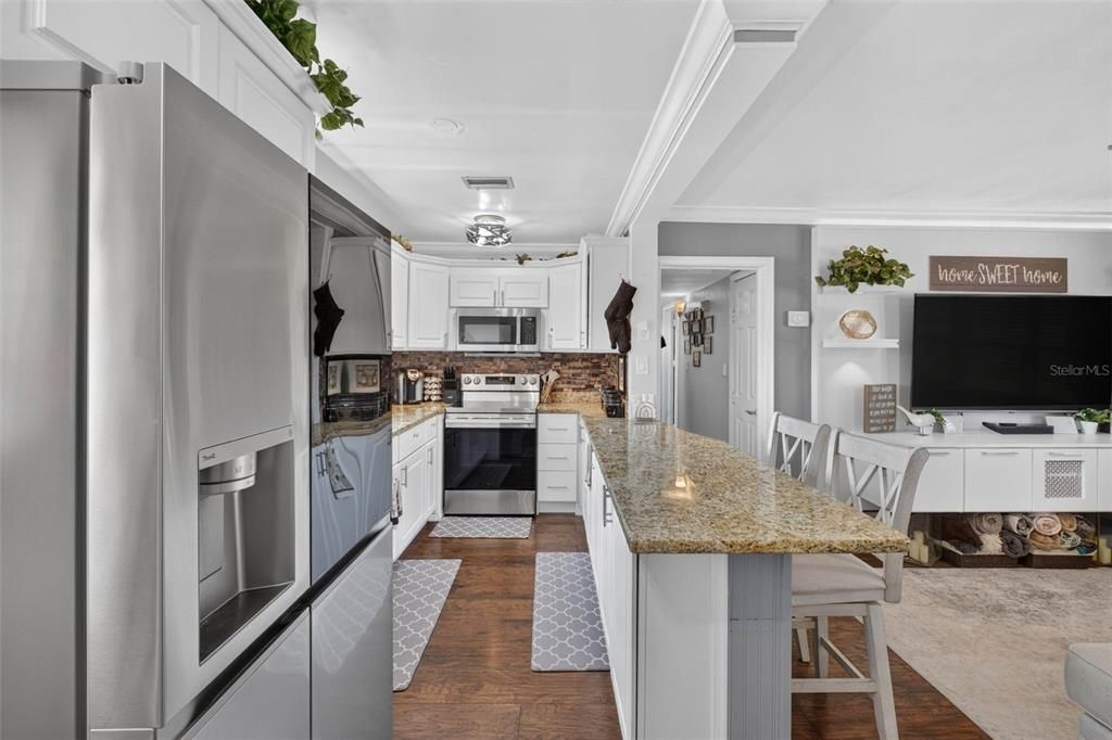 For Sale: $339,990 (3 beds, 1 baths, 968 Square Feet)