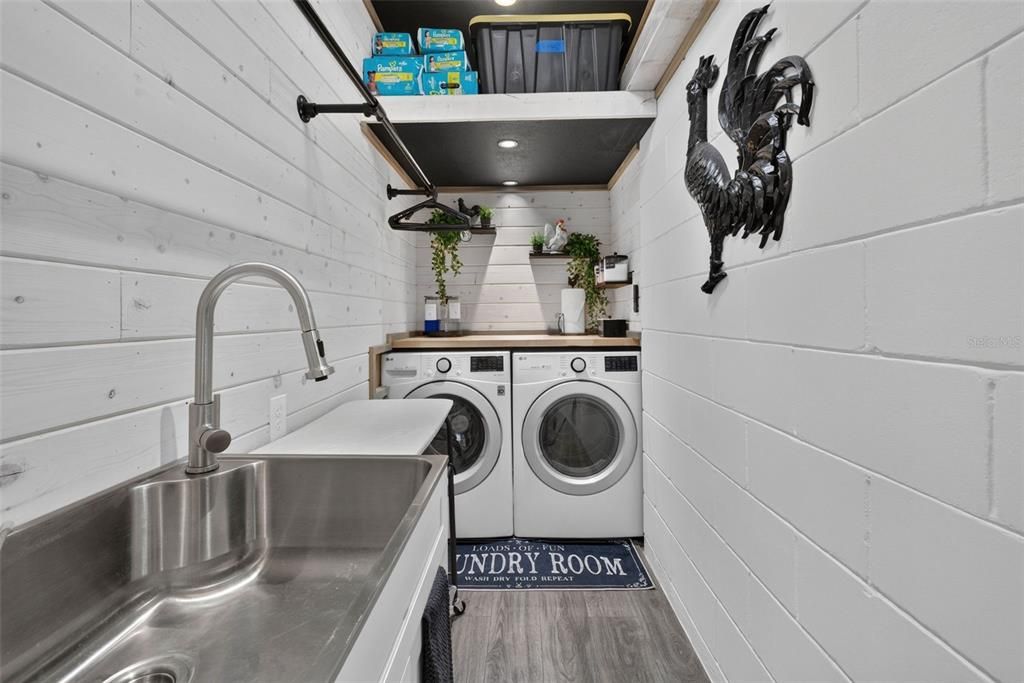 For Sale: $339,990 (3 beds, 1 baths, 968 Square Feet)