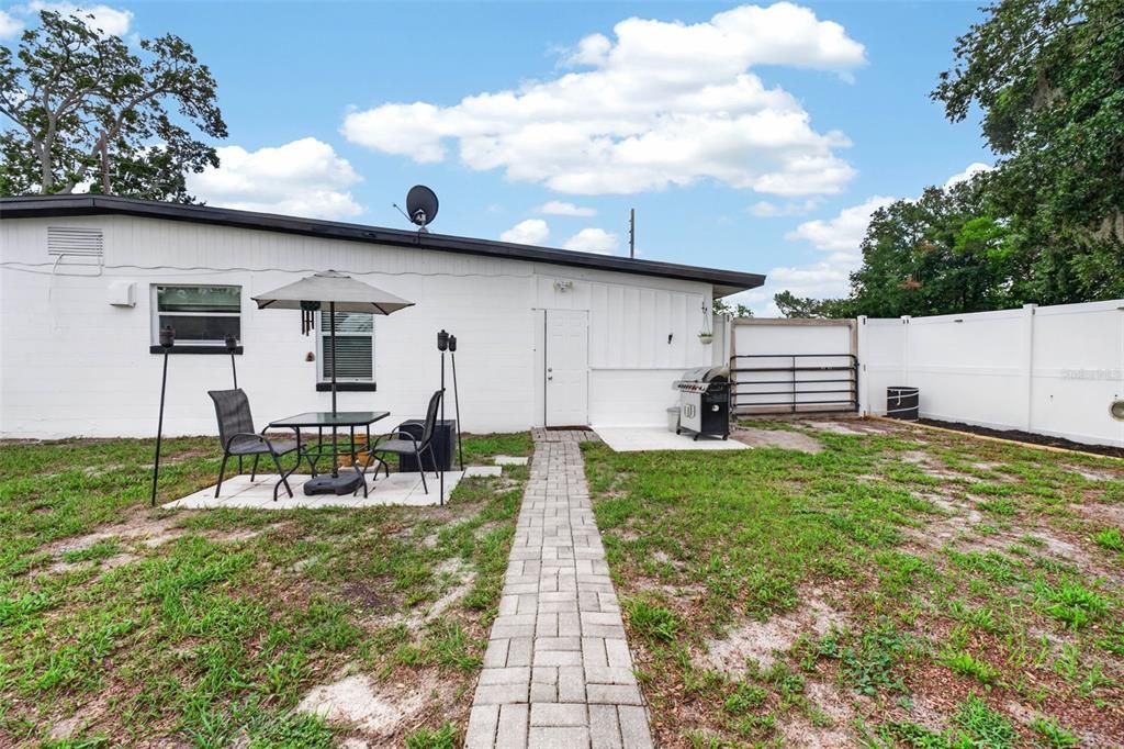 For Sale: $339,990 (3 beds, 1 baths, 968 Square Feet)