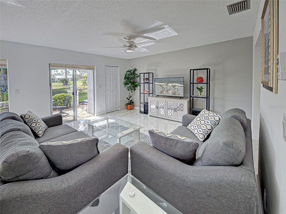 For Sale: $264,900 (2 beds, 2 baths, 1319 Square Feet)