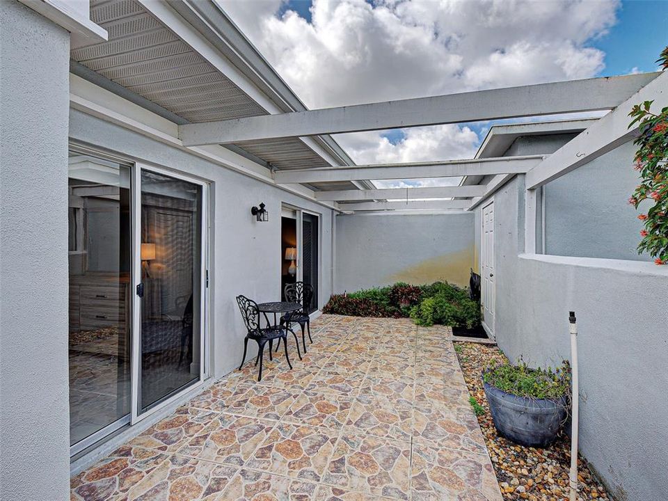 For Sale: $264,900 (2 beds, 2 baths, 1319 Square Feet)