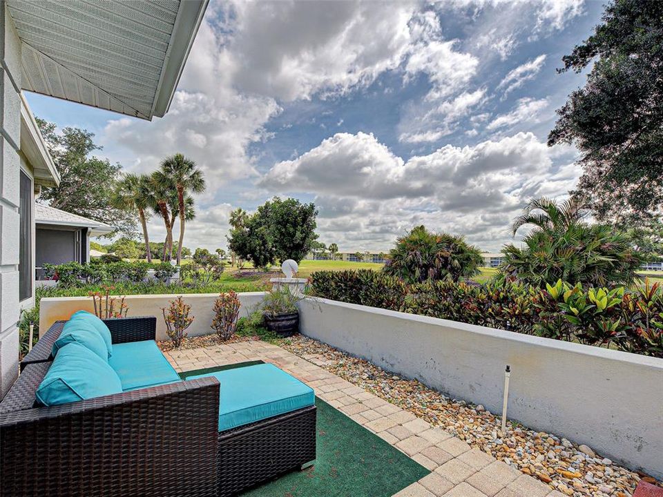 For Sale: $264,900 (2 beds, 2 baths, 1319 Square Feet)