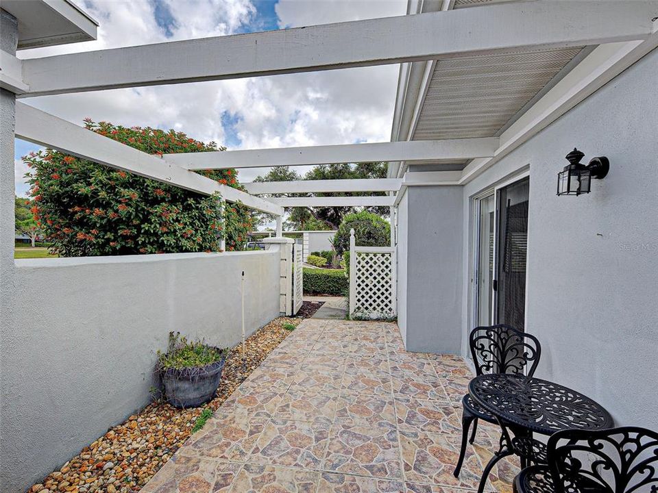 For Sale: $264,900 (2 beds, 2 baths, 1319 Square Feet)