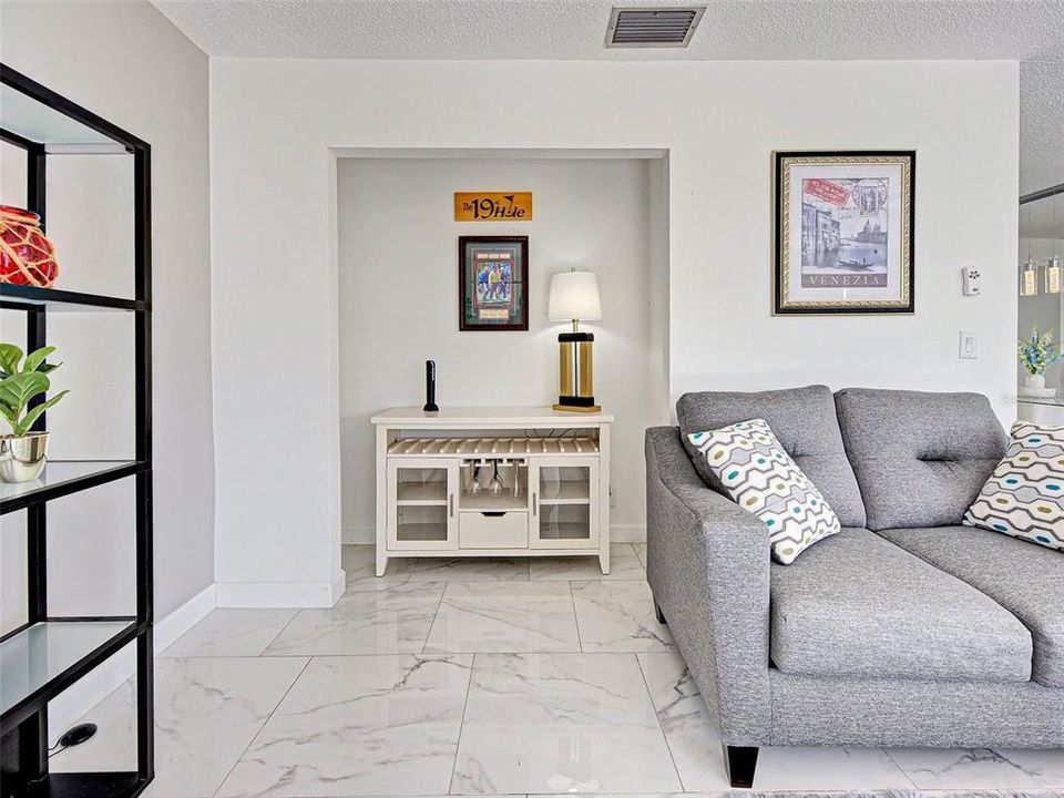 For Sale: $264,900 (2 beds, 2 baths, 1319 Square Feet)