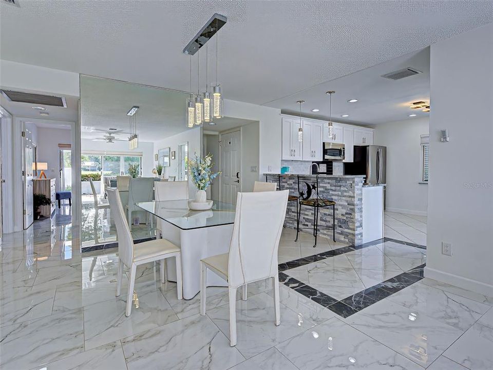 For Sale: $264,900 (2 beds, 2 baths, 1319 Square Feet)