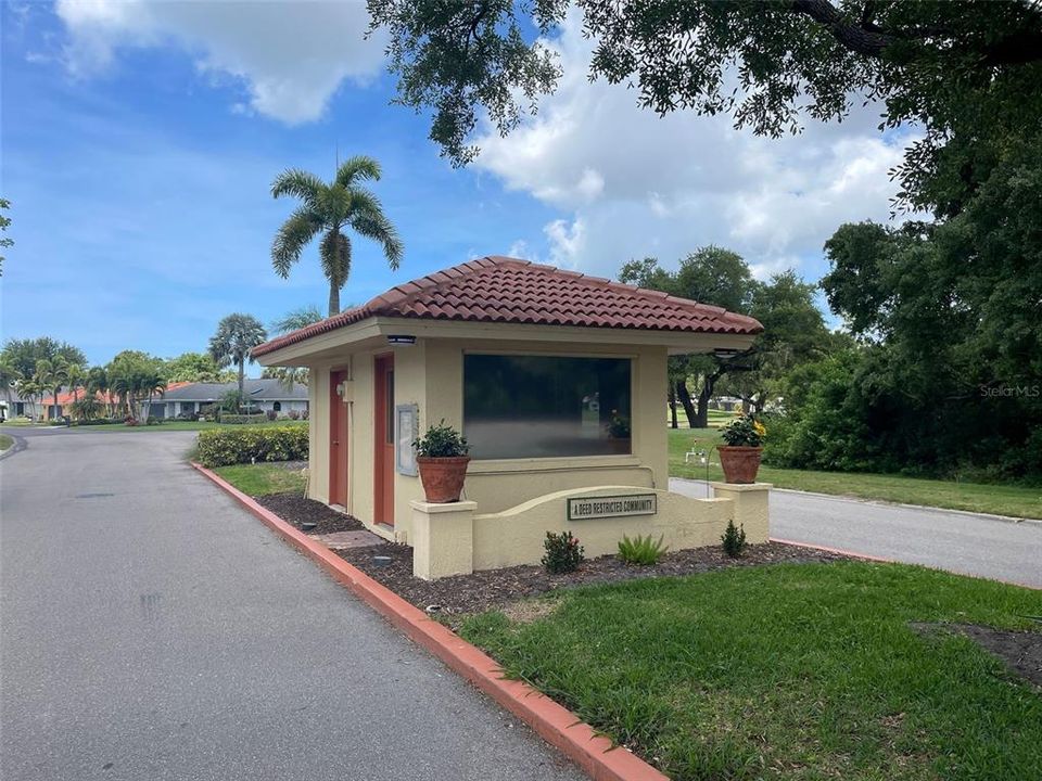 For Sale: $264,900 (2 beds, 2 baths, 1319 Square Feet)