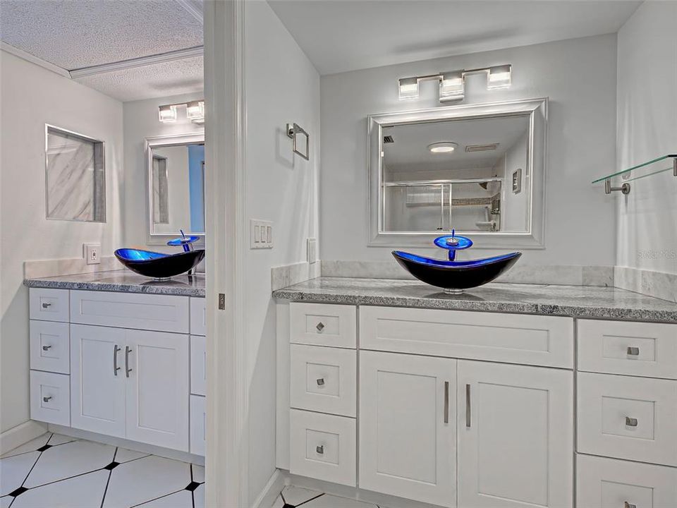 For Sale: $264,900 (2 beds, 2 baths, 1319 Square Feet)