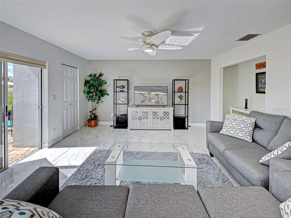 For Sale: $264,900 (2 beds, 2 baths, 1319 Square Feet)