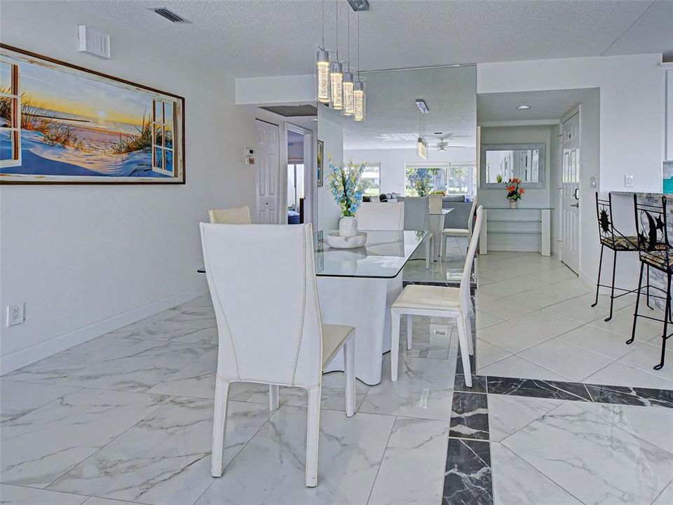 For Sale: $264,900 (2 beds, 2 baths, 1319 Square Feet)